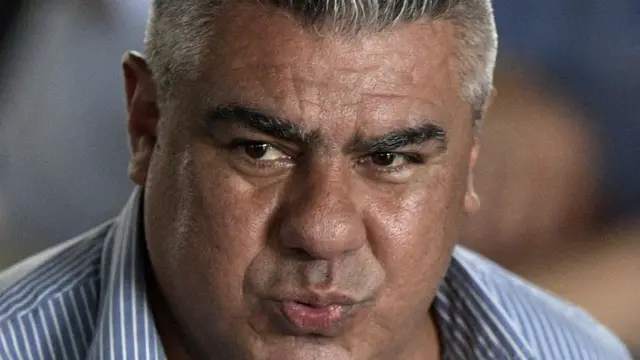 "Chiqui" Tapia empezó como barrendero. Hoy es de las personas más poderosas de Argentina.