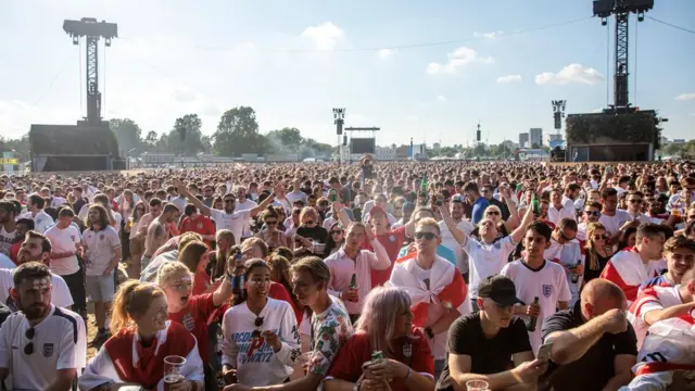 The crowd at Hyde Park