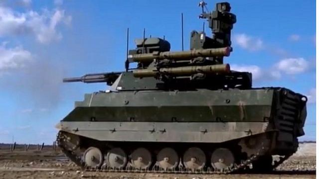 Ngày Chiến thắng phát-xít 08/05 là dịp nước Nga cho ra mắt xe tăng 'điều khiển từ xa' và hệ thống chống hỏa tiễn