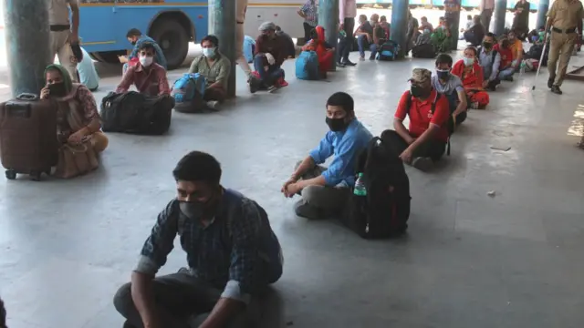 શ્રમિકોની તસવીર