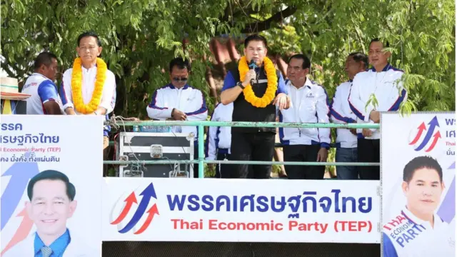 ร.อ. ธรรมนัสช่วยลูกพรรคหาเสียงเลือกตั้งซ่อม จ.ลำปาง ก่อนสรุปบทเรียนว่า "ประชาชนภาคเหนือตอนบน อาทิ จ.เชียงใหม่ เชียงราย พะเยา แพร่ น่าน ลำพูน แม่ฮ่องสอน ลำปาง ไม่เอารัฐบาล