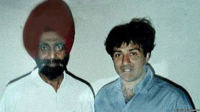 અભિનેતા સની દેઓલ સાથે બ્રિગેડિયર ચાંદપુરી