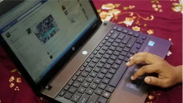 নির্বাচনকে সামনে রেখে সামাজিক যোগাযোগ মাধ্যমগুলোর উপরে নজরদারি বাড়াতে চায় নির্বাচন কমিশন।