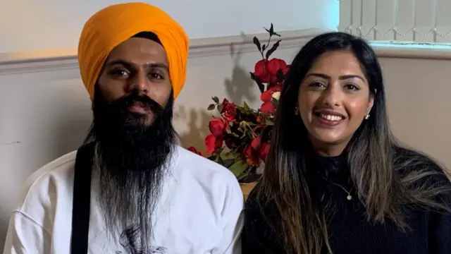 Sarina Kaur Dosanjh e o marido dela, Vik