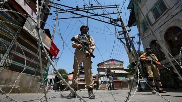 Kashmir, कश्मीर, कश्मीर में पाबंदी, कश्मीर में संचार प्रतिबंध, सूचना प्रतिबंध, ह्यूमन राइट्स वॉच