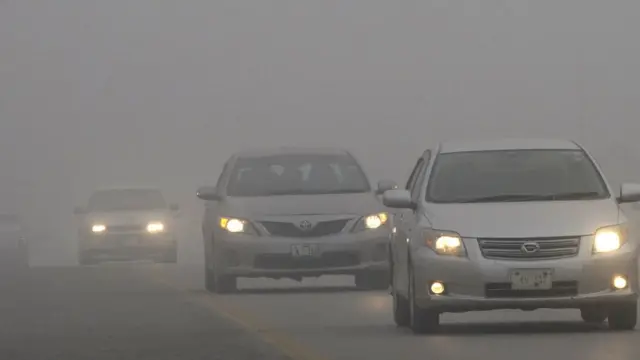 پشاور، سردی، دھند، پاکستان