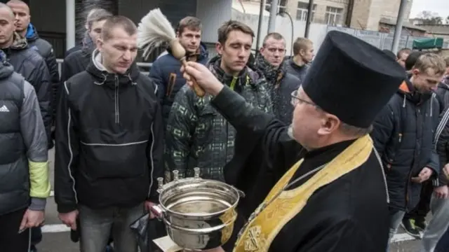 призов
