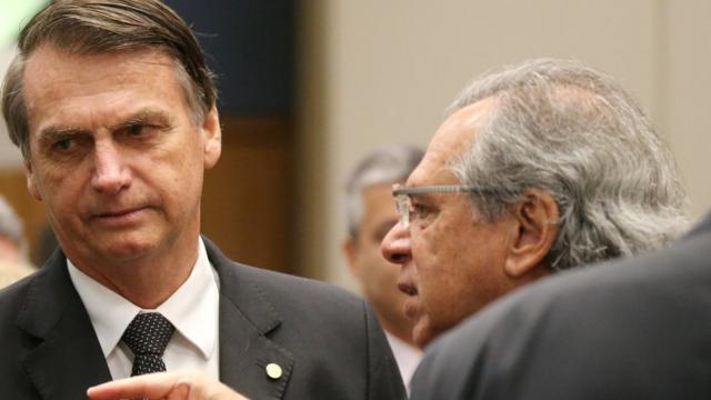 Bolsonaro com Paulo Guedes,qual a melhor banca de aposta de futebolfotoqual a melhor banca de aposta de futebolarquivo