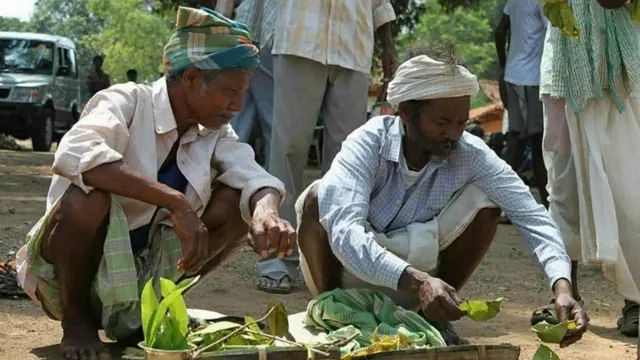 संथाली महिलाएं, जाहेरथान, पूजा स्थल, सबरीमाला, आदिवासी