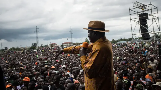 Oktoba,20 2017: Raila Odinga, akizungumza na wafuasi wake baada ya kujiondoa katika kinyang'anyiro cha uchaguzi wa marudio uliopangwa kufanyika Oktoba 26.