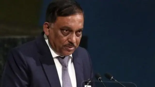 আসাদ্দুজ্জামান খান, বাংলাদেশের স্বরাষ্ট্রমন্ত্রী।