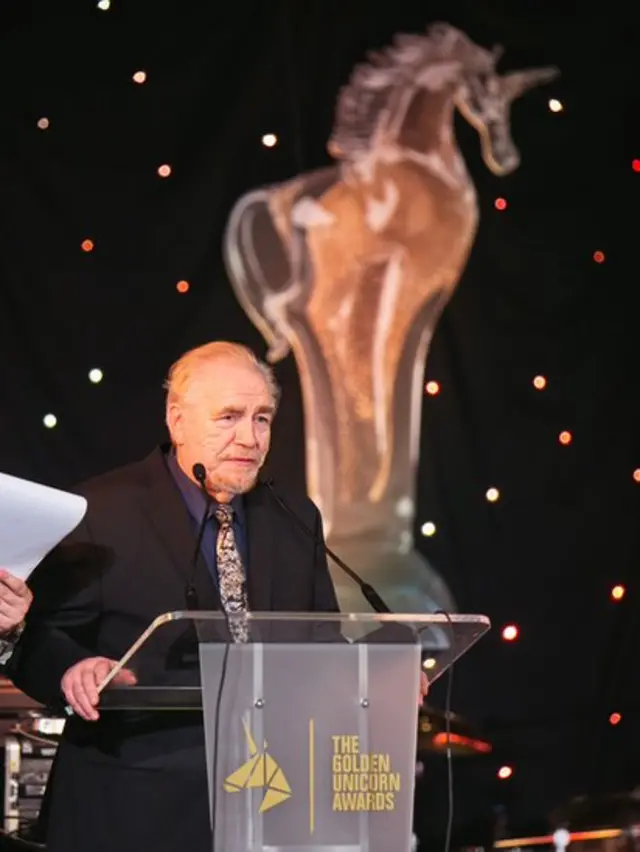 Председатель жюри - известный британский актер Брайан Кокс