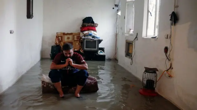 آبگرفتگی در شهرهای خوزستان، از چهار روز پیش اعلام وضعیت اضطراری شده بود