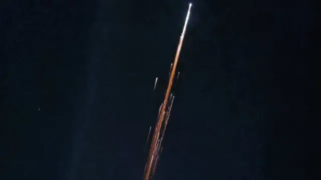 शनिवारी (3 एप्रिल) रात्री महाराष्ट्राच्या आकाशात दिसलेला प्रकाश