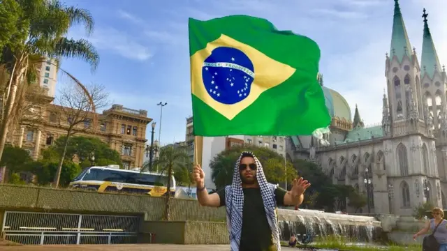 Abdulbaset Jarour na Praça da Sé