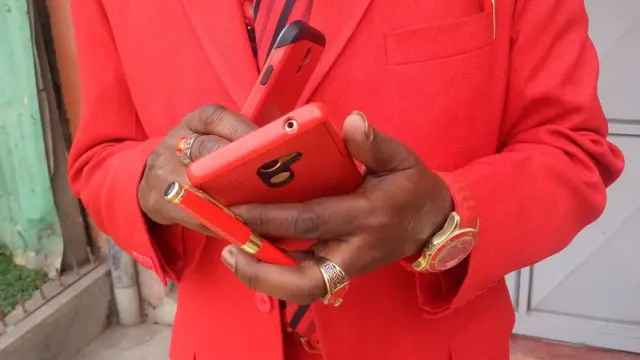 Mwangi hujaribu kwa vyovyote vile kulinganisha kwa rangi mavazi yake yote