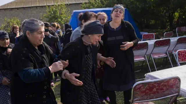 Bərdəniin Nifçi kəndindəki qəbiristanlıqda dəfn