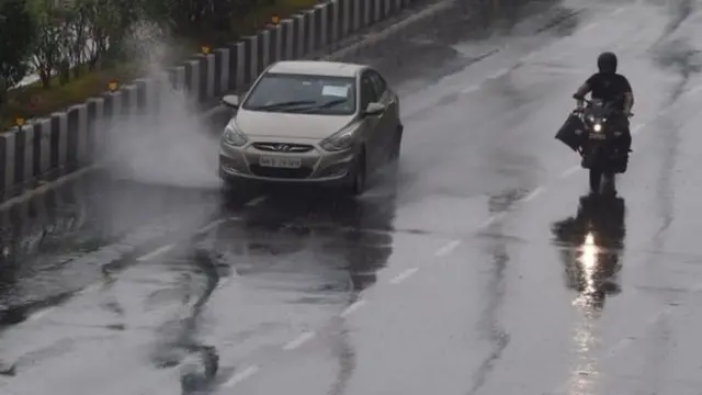 मुंबई में तूफ़ान