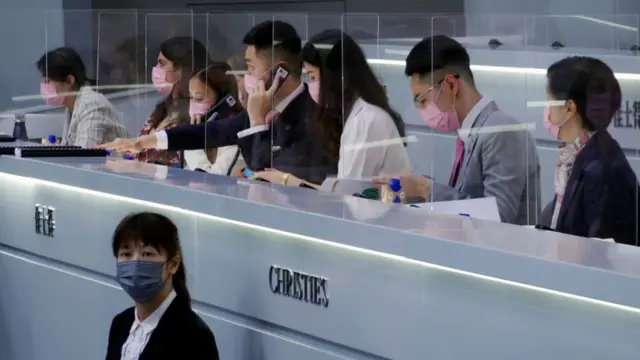 佳士得拍卖行香港拍卖上职员与电话竞标者对话（23/5/2021）
