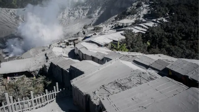 Kondisi kawasan wisata Kawah Ratu Gunung Tangkuban Parahu