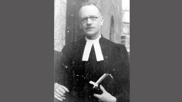 القس أندريه تروكمي