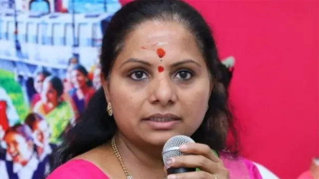 పసుపు బోర్డు హామీ నెరవేర్చలేదంటూ కవితకు వ్యతిరేకంగా రైతులు నామినేషన్లు వేశారు