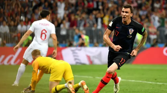 Mandzukic lập công ở phút 109.