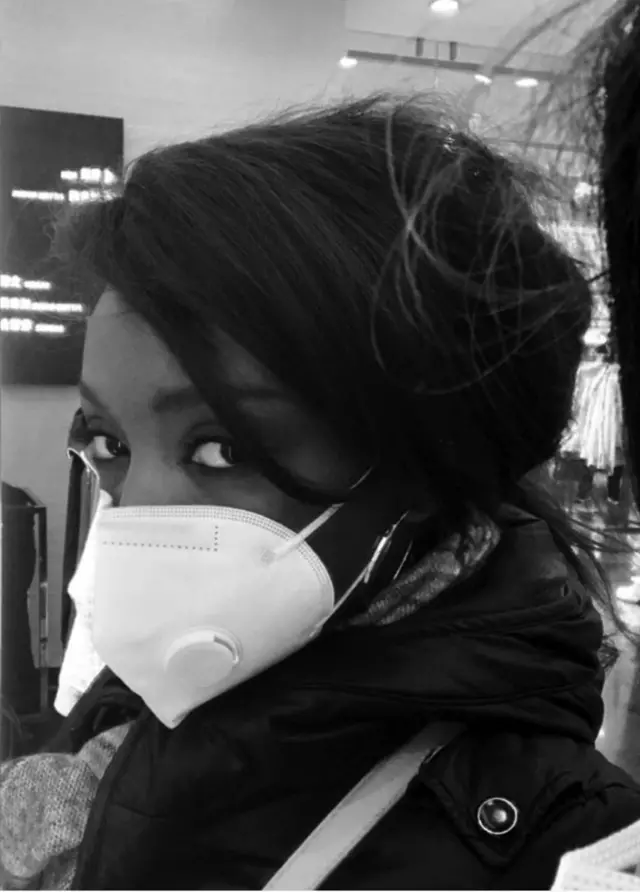 Si tout est normal, si le masque est en placé, on nous laisse entrer. Ce moment-là est toujours un moment d'angoisse pour moi.