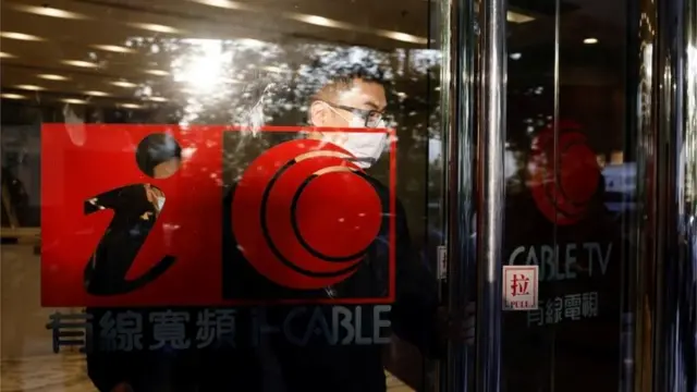 有线表示，裁员是为了开源节流，但外界质疑，裁员目标具针对性，或有政治考量。