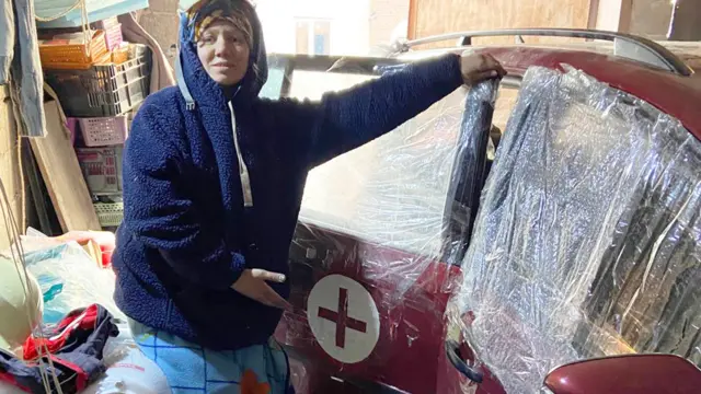 Анна Ворошева у машины