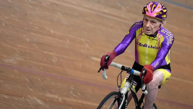 ทีมนักวิจัยค้นพบว่า ร่างกายของนักปั่นจักรยานทางไกล สามารถผลิตที-เซลล์ได้ในระดับเดียวกับคนในช่วงอายุ 20 ปี