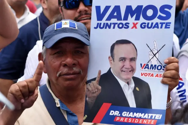 Seguidor de Giammattei.