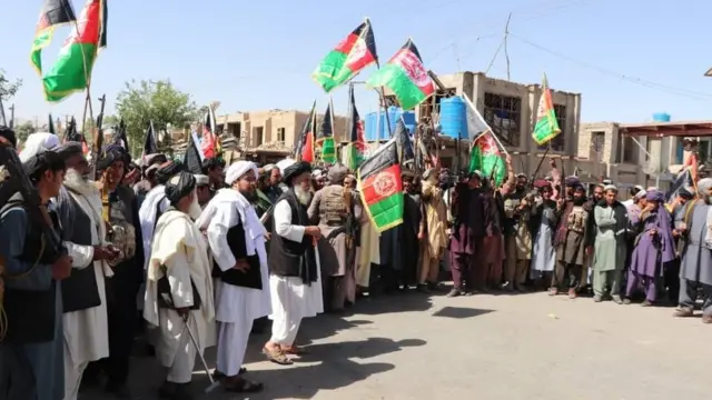 طالبان ورته پاڅونونه د حکومت په لمسون بولي.