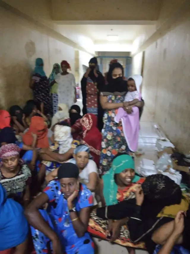 ኣብ ዘስካሕክሕ ቤት-ማእሰርቲ ስዑድ ዓረብ ምስ ደቀን ተኣሲረን ዝርከባ ሓራሳትን ነብሰ ፁራትን