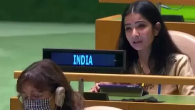 स्नेहा दुबे