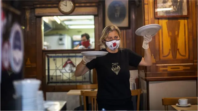 waiter in bethnal green cafe