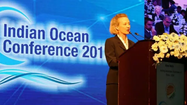 දකුණු සහ මධ්‍යම ආසියානු කටයුතු පිළිබඳ වැඩබලන සහකාර ලේකම්වරිය ඇලිස් ජී වෙල්ස් කොළඹ පැවති ඉන්දීය සාගර සම්මන්ත්‍රණය අමතමින්