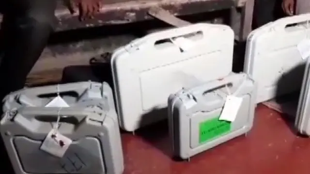 ఈవీఎం యంత్రాలు