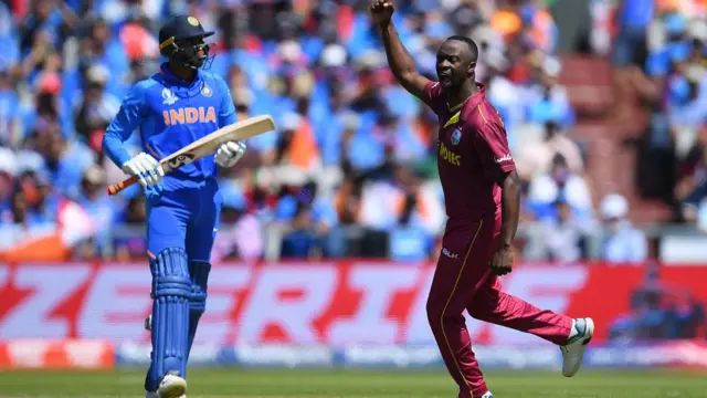 విజయ్ శంకర్ ఔట్...