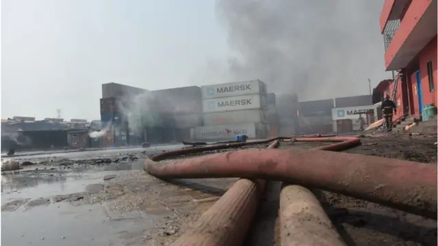 আগুনে ধ্বংস হওয়া ডিপো।