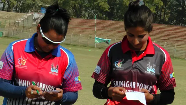 कश्मीरी महिला क्रिकेटर्स