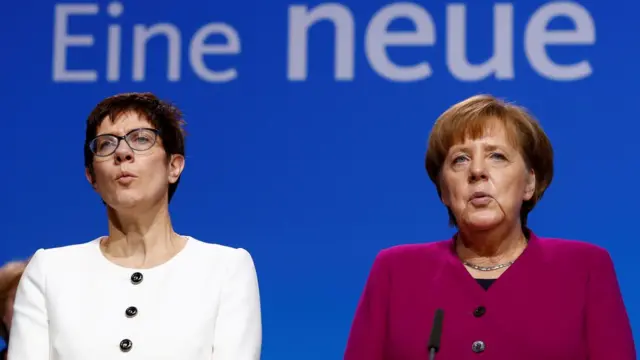 Аннегрет Крамп-Карренбауэр, Ангела Меркель