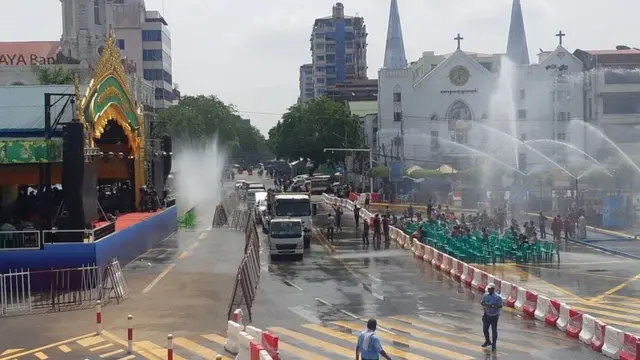 မြို့တော်ခန်းမ၊ သင်္ကြန်မဏ္ဍပ်