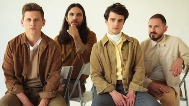 BRUNETTES SHOOT BLONDES