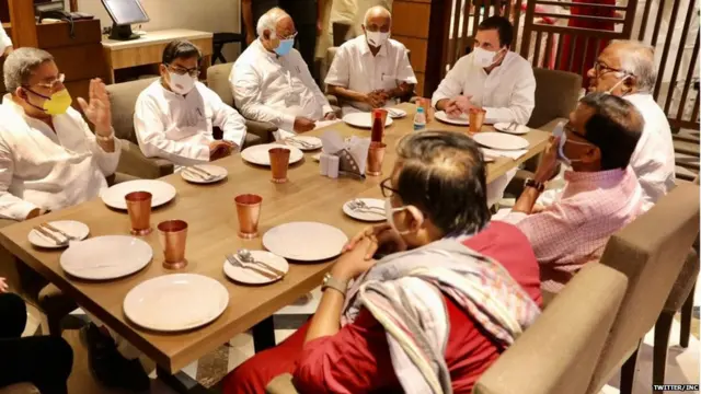 विपक्ष की 'एकजुटता'