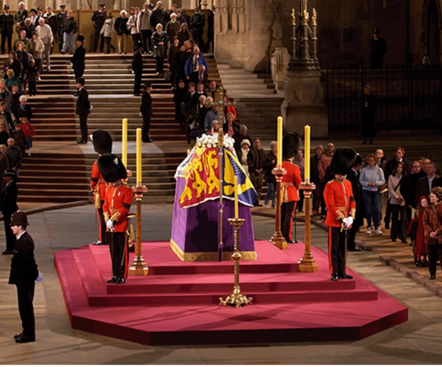 Image of the Queen Mother lying in state