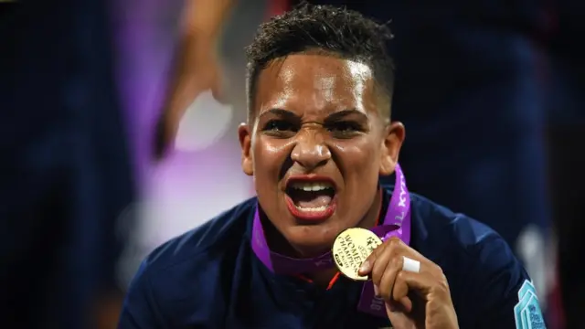 Shanice Van de Sanden