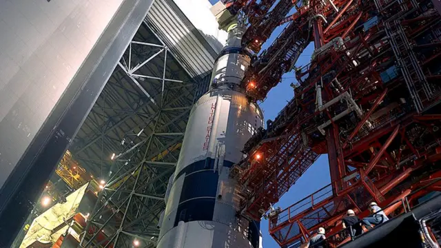 Энергосистемы "Сатурна-5" были полностью выведены из строя двумя электроразрядами