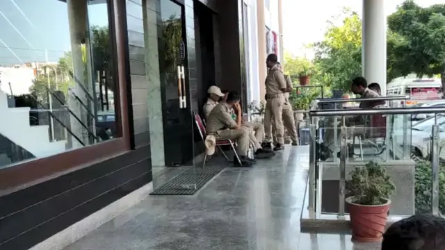 होटल जहां पुलिस वालों पर मनीष की पिटाई का आरोप है