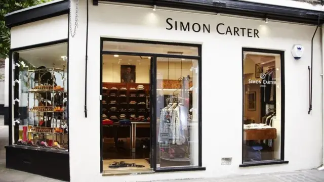 أحد متاجر سايمون كارتر